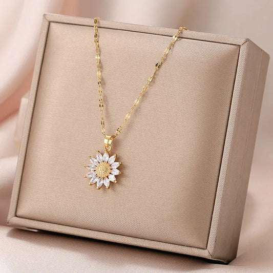 Jennie – Collier Tournesol en Cristal et Finition Dorée
