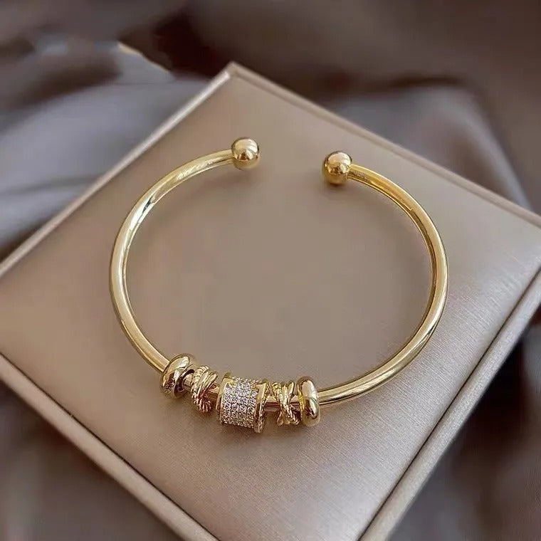 Solène – Bracelet Charm Chic en Or