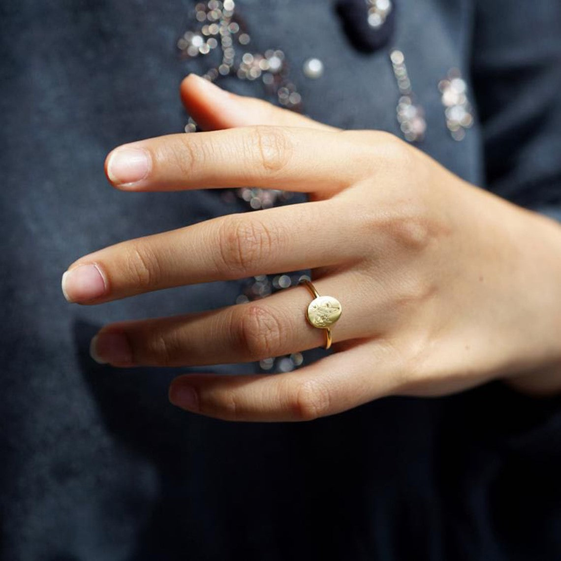 Anneau Fleur de Naissance - Bague délicate personnalisée
