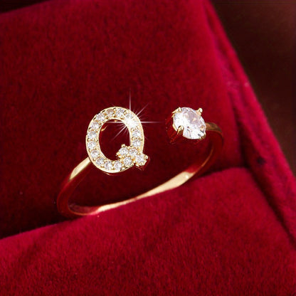 Nova – Bague Moderne Ouverte avec Initiale et Cubic Zirconia