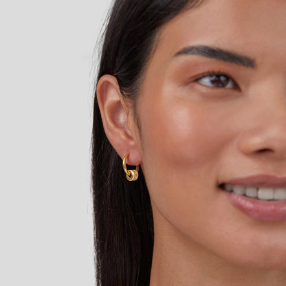 Inaya – Créoles Dorées à Éclat Cristallin