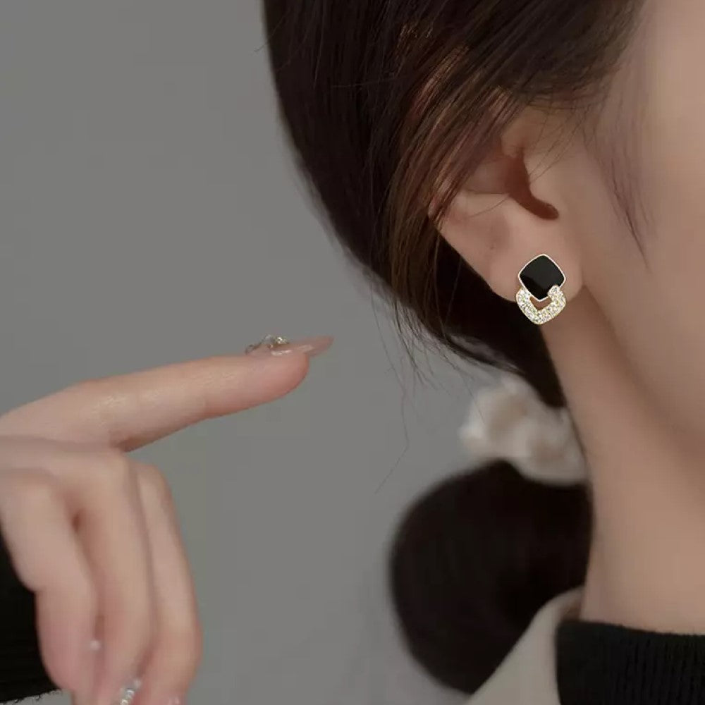 Les boucles d'oreilles géométriques - Boucles d'oreilles en zircon noir