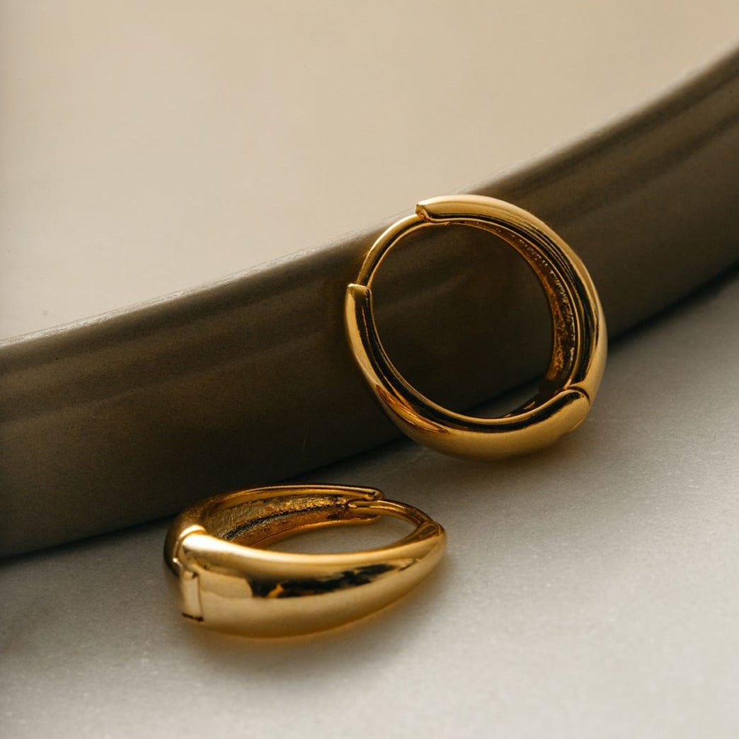 Vanya – Créoles Dorées Évasées Élégantes