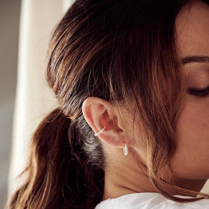 Maila – Créoles Argentées Pavées d’Éclat