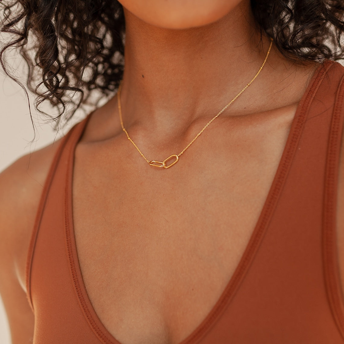 Collier avec pendentifs connectés - Collier Connection
