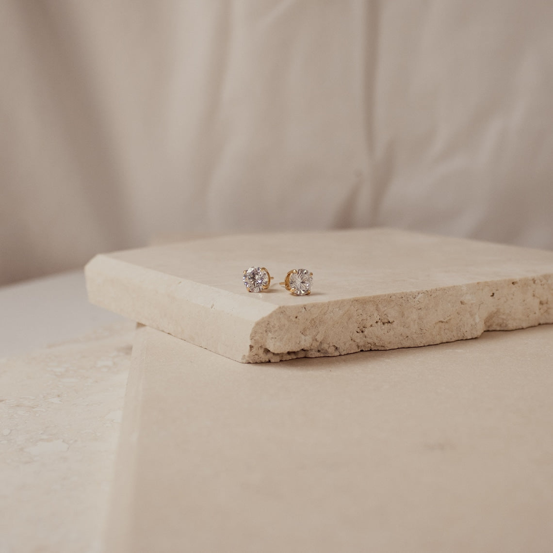 Clous d'oreilles en diamant classiques - Boucles d'oreilles avec pierre ronde