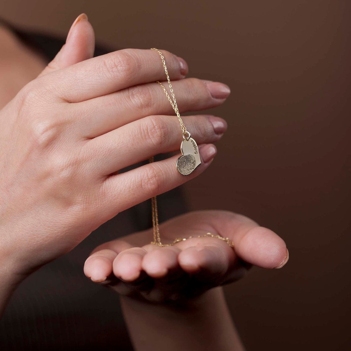 Collier personnalisé avec empreinte de doigt en forme de cœur et nom