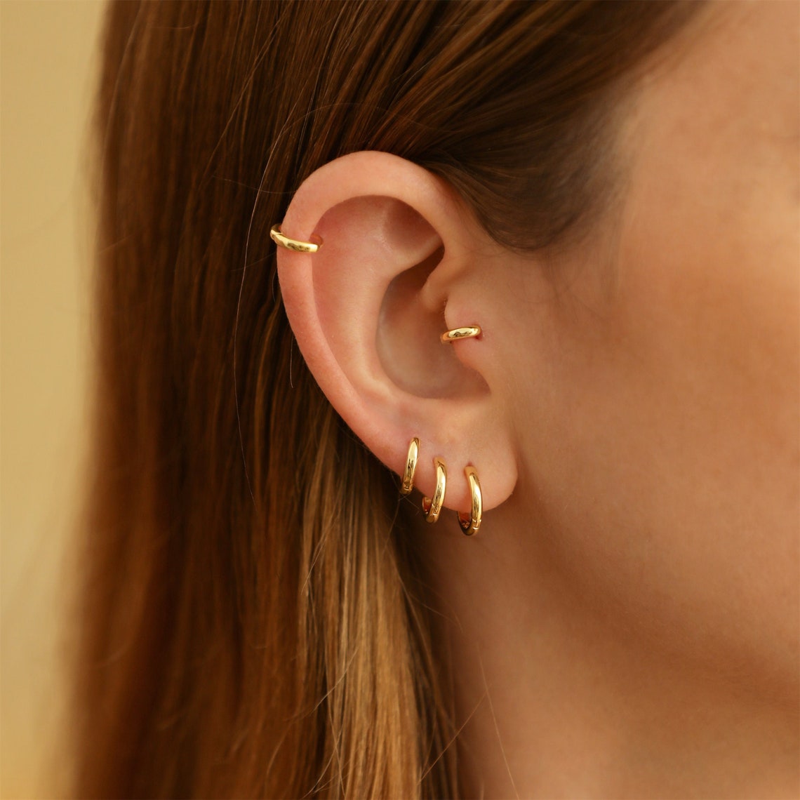 Gold Huggie Earrings - Set de 7 Créoles