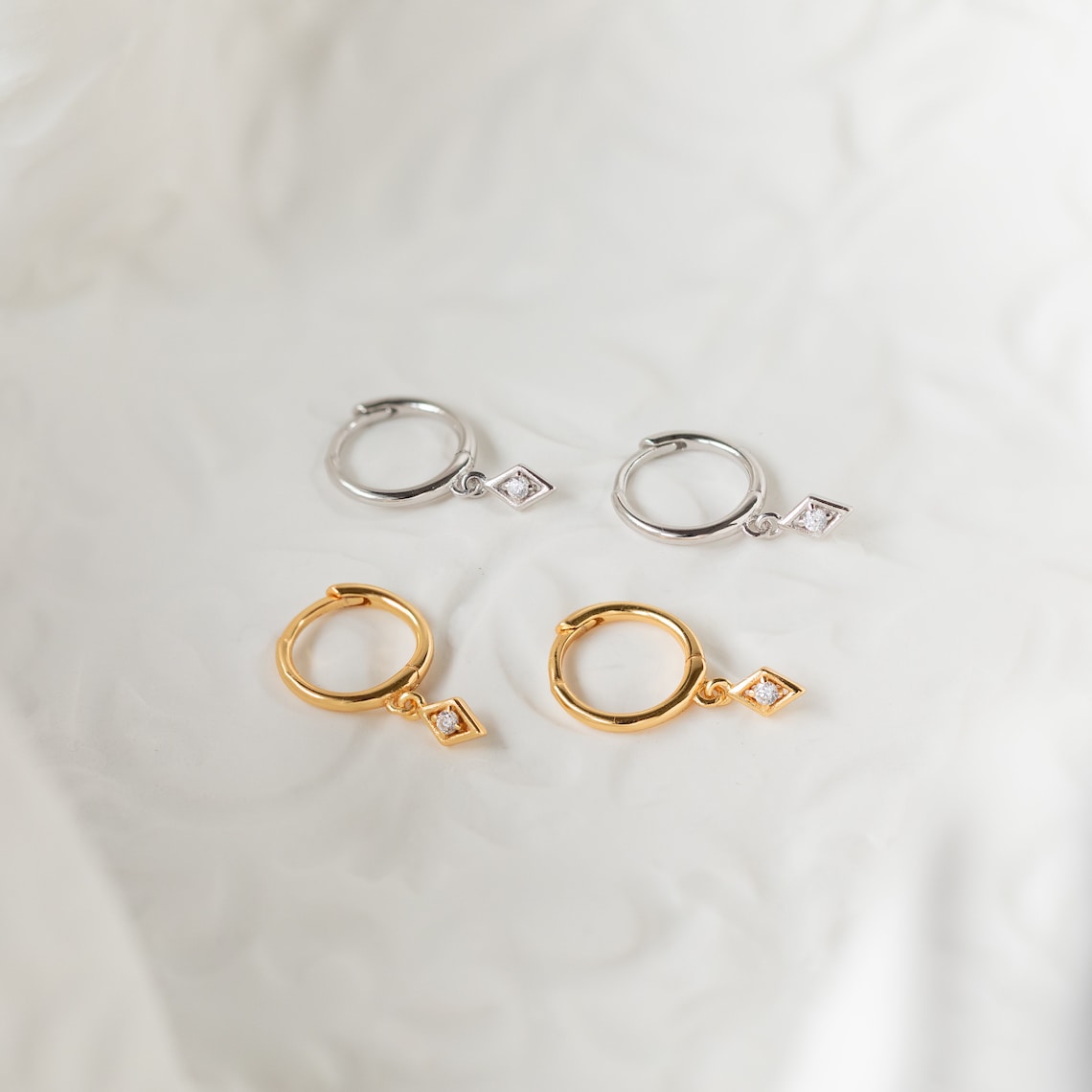 Boucles d'oreilles pendantes - Boucles d'oreilles délicates en diamant