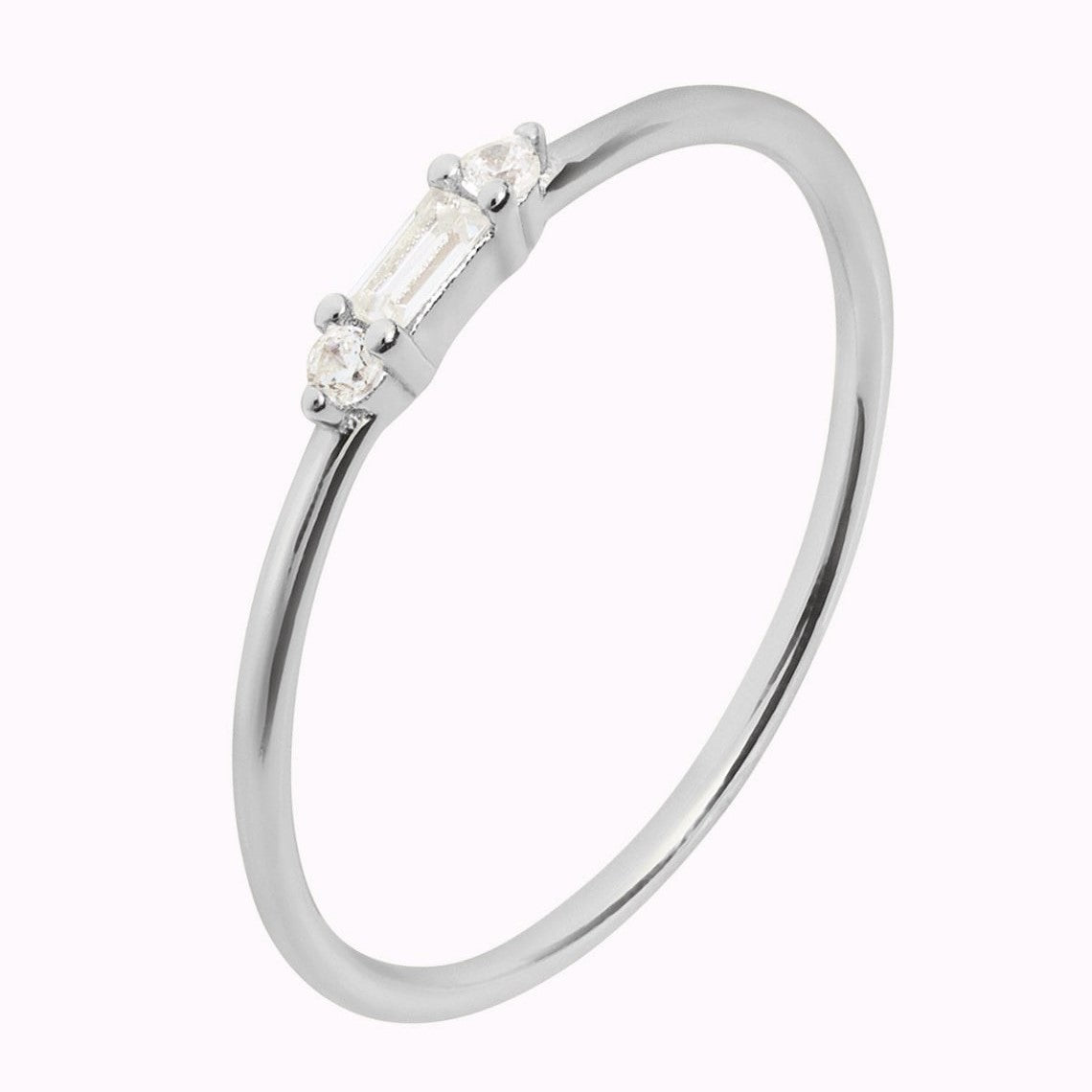 Tiny Baguette - Bague ronde délicate en CZ
