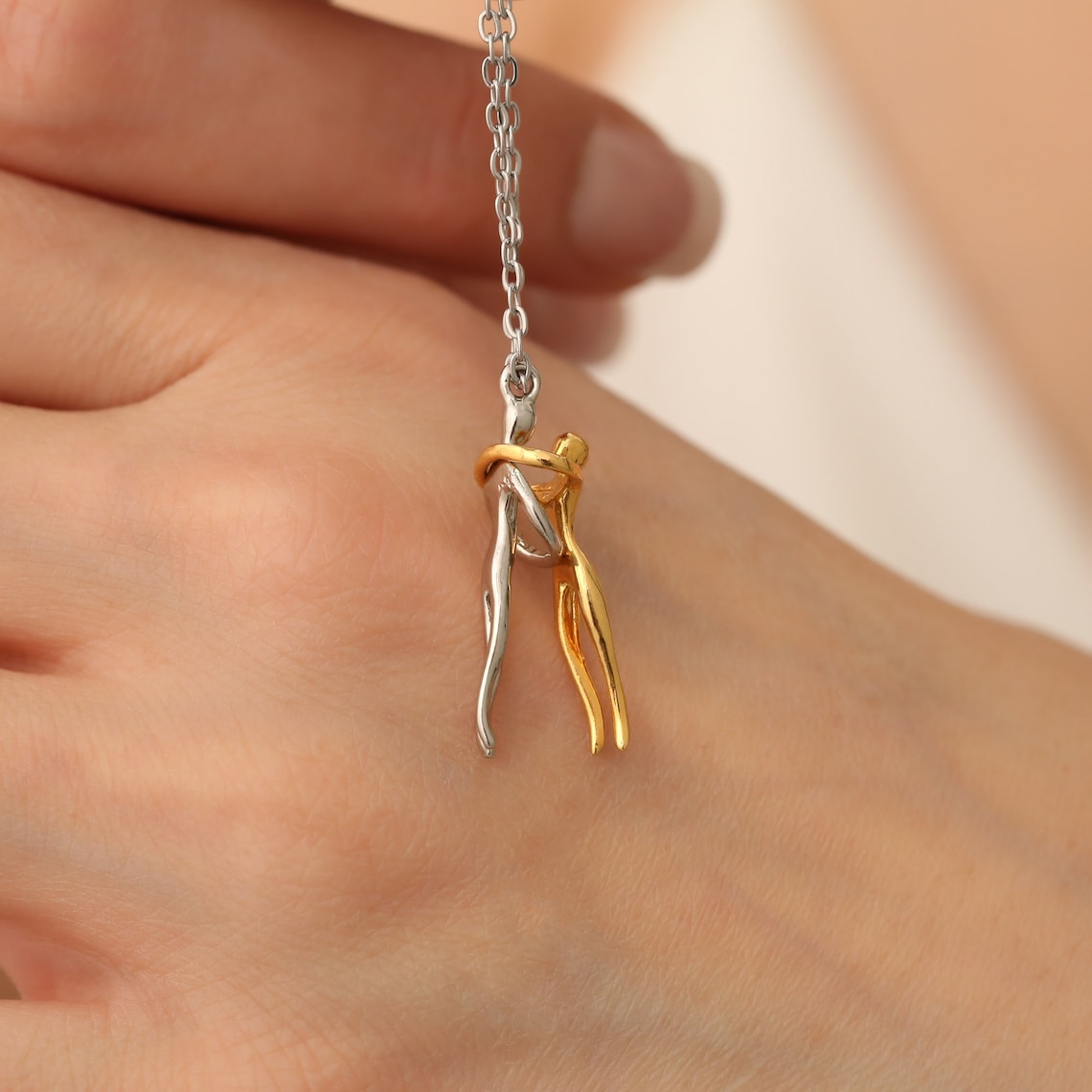 Pendentif Love Hug - Collier Couple Enlacé