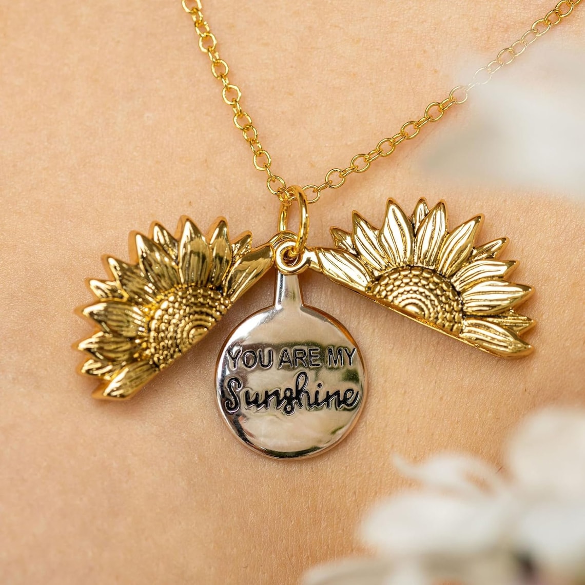 Tu es mon rayon de soleil - Collier avec pendentif tournesol