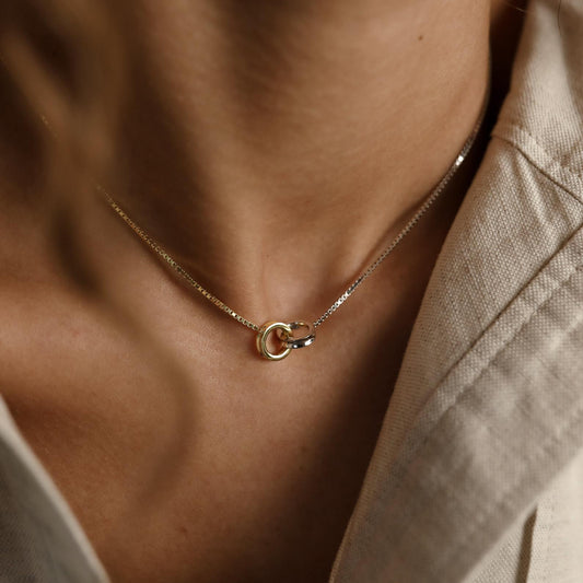 Elisse – Collier Cercles Entrelacés