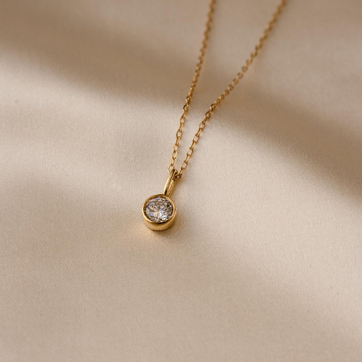 Jomi – Collier Personnalisé avec Pierre de Naissance