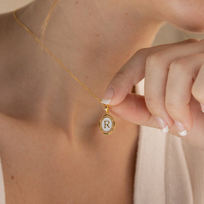 Camille – Collier Pendentif avec Initiale Personnalisée