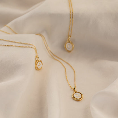 Camille – Collier Pendentif avec Initiale Personnalisée