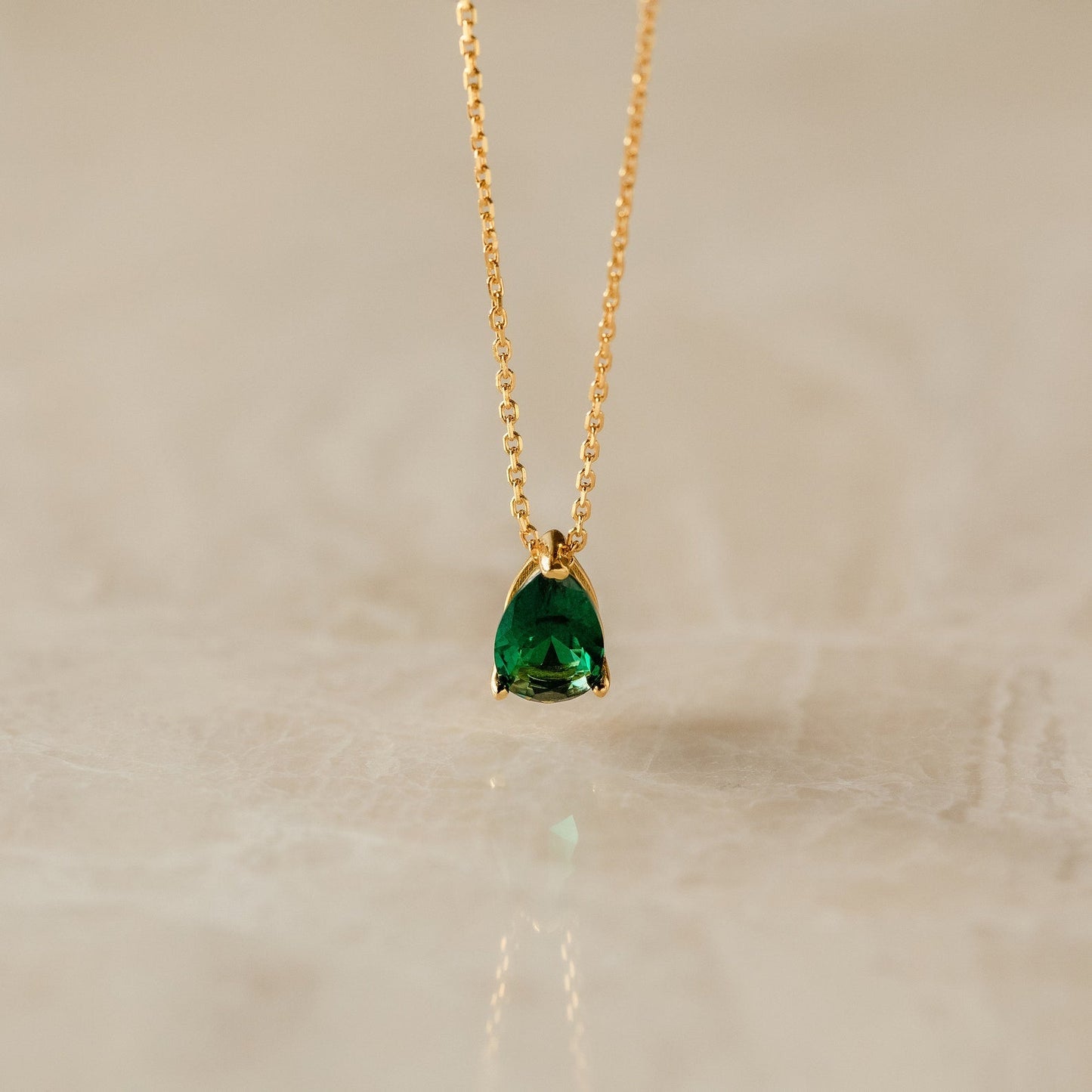 Celia – Collier Pendentif Goutte d'Eau Zircon