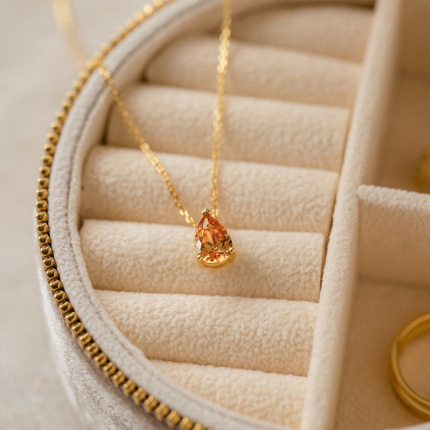 Celia – Collier Pendentif Goutte d'Eau Zircon