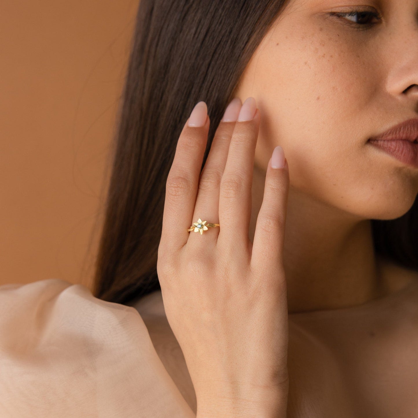 Flora – Bague Fleur avec Pierre de Naissance