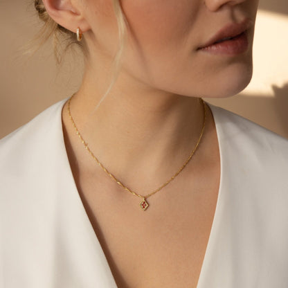 Collier pendentif losange avec pierre de naissance