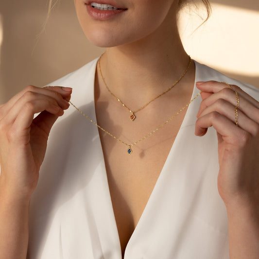 Collier pendentif losange avec pierre de naissance