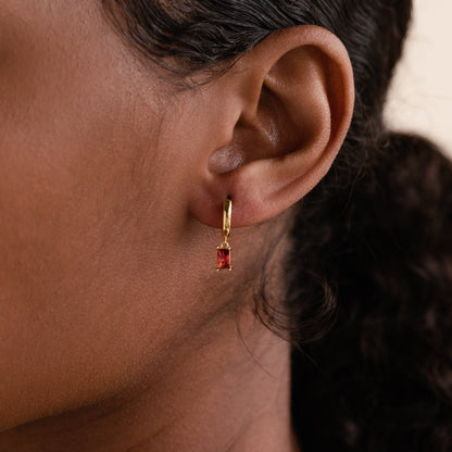 Créoles Baguette Pierre de Naissance – Boucles d’oreilles Huggies avec Pierre de Naissance