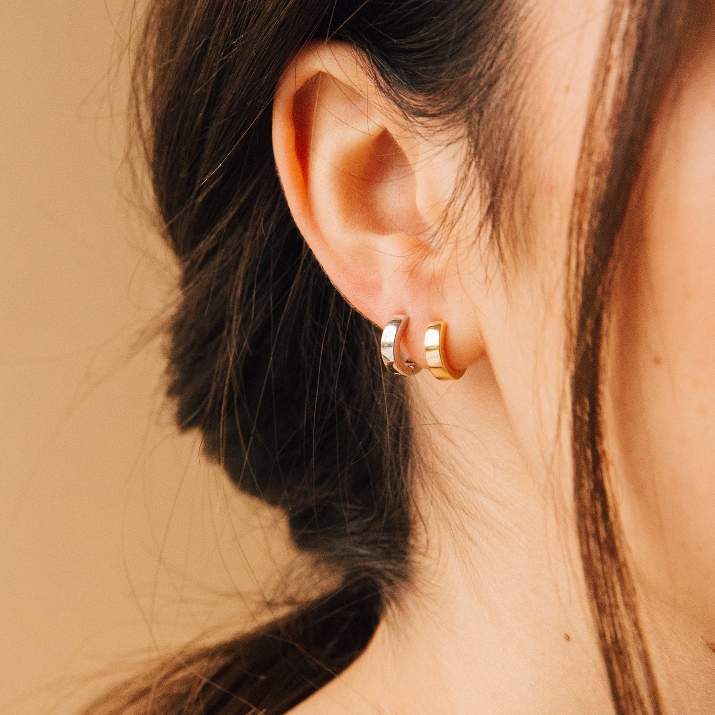 Classiques Huggies - Petites Boucles d'Oreilles Minimalistes