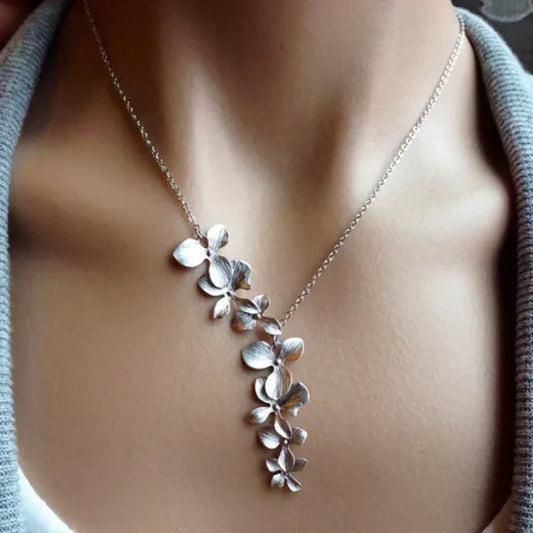 Sylvaine – Collier Fleur Ancienne en Argent
