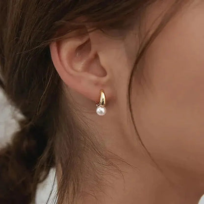 Mirelle – Charm Minimaliste en Or et Perle