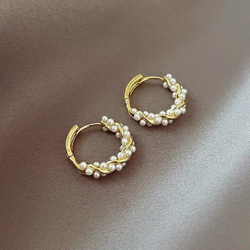 Aluna – Boucles d’Oreilles Élégantes avec Perles Rondes et Incrustations