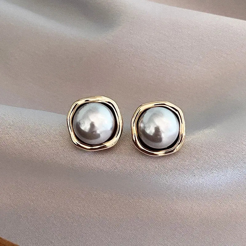 Grace – Boucles d'oreilles classiques avec perle noire