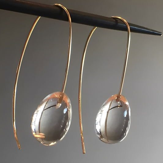 Elara – Boucles Cristal Gris Style Rétro