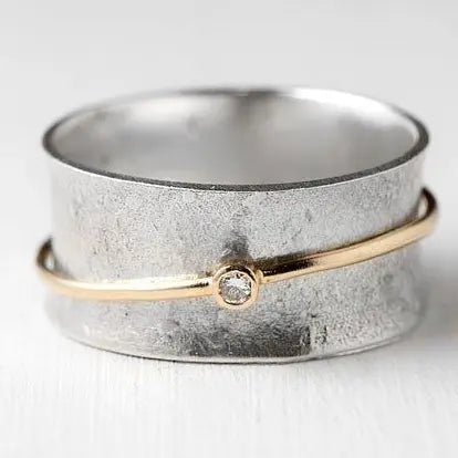 Eloise – Bague en argent avec ligne vintage dorée et zirconia