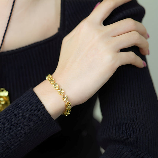 Dalia – Bracelet Vintage en Or avec Marguerites