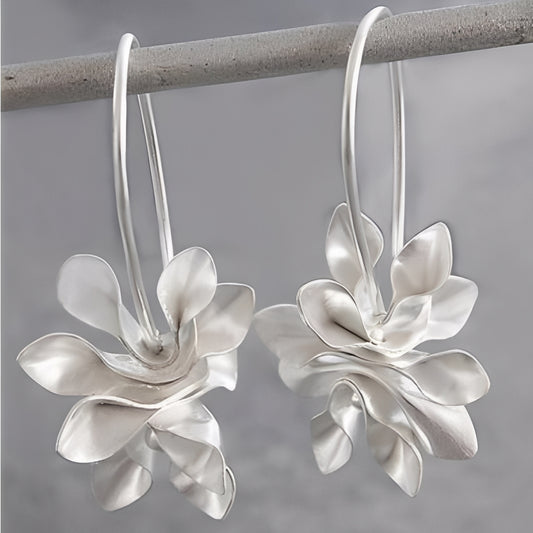 Chary – Boucles d’Oreilles Florales Vintage en Argent