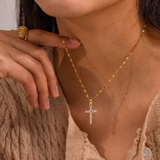 Noah – Collier Croix en Zirconia Doré