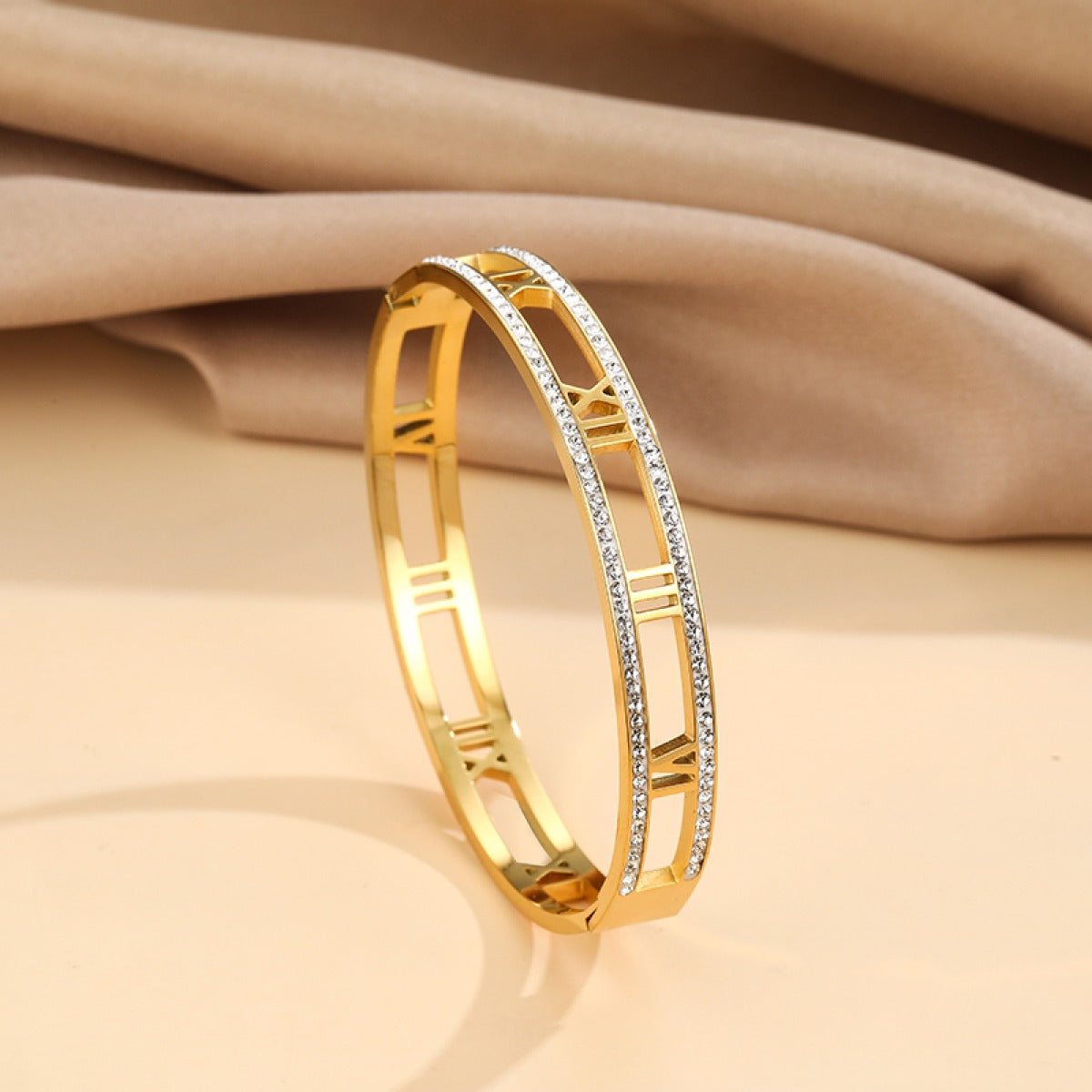 Lucienne – Bracelet Chiffres Romains Élégant