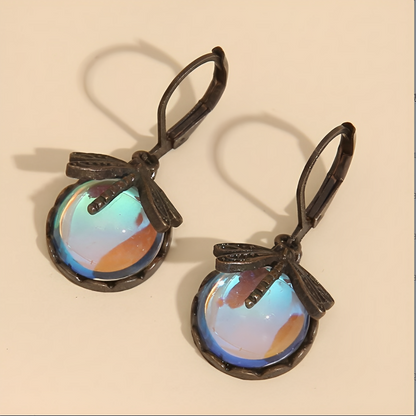 Elowen – Boucles d’Oreilles Libellule Dorées Style Antique