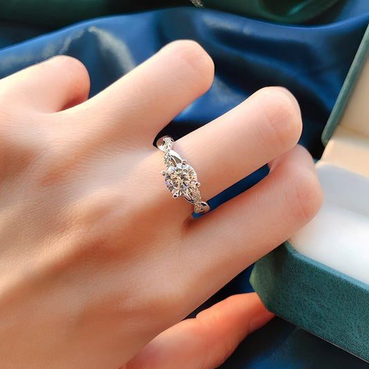Elvie – Bague Cristal Rose Entrelacée