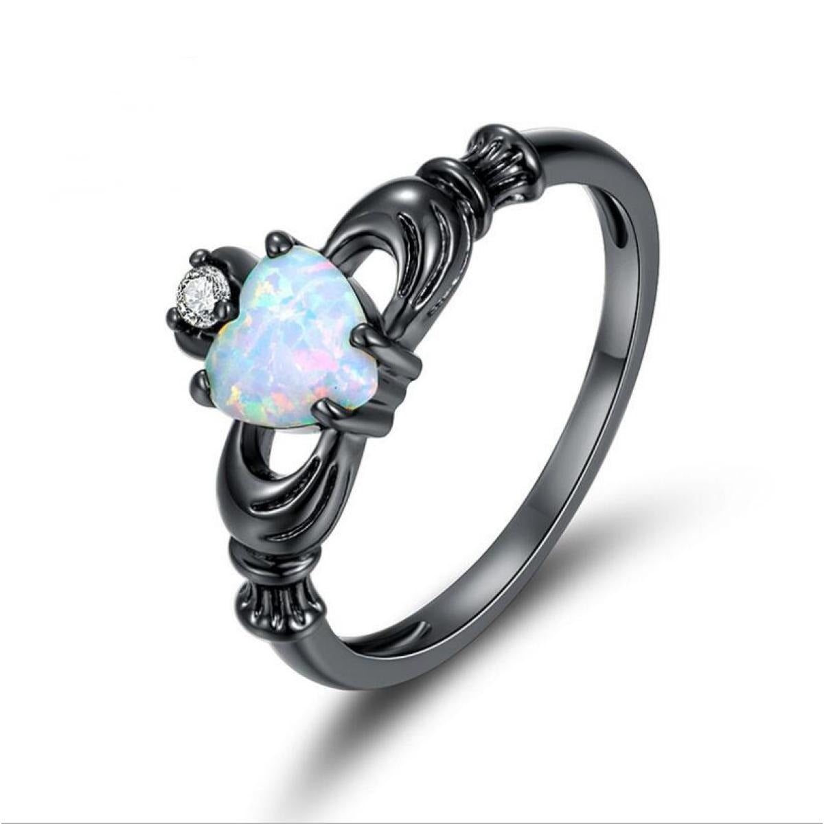 Meryl – Bague Cœur en Opale Blanche