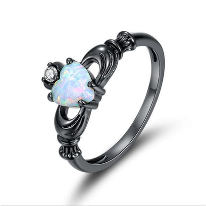 Meryl – Bague Cœur en Opale Blanche