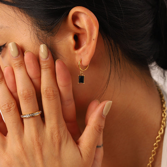 Letvia – Créoles huggie ornées de diamants