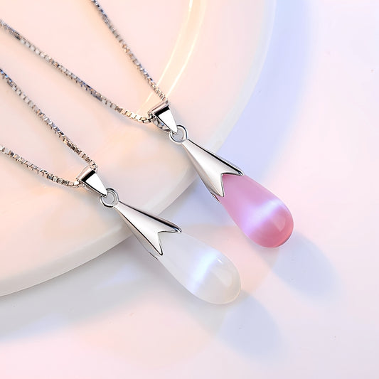 Adele – Pendentif Élégant Pierre de Lune