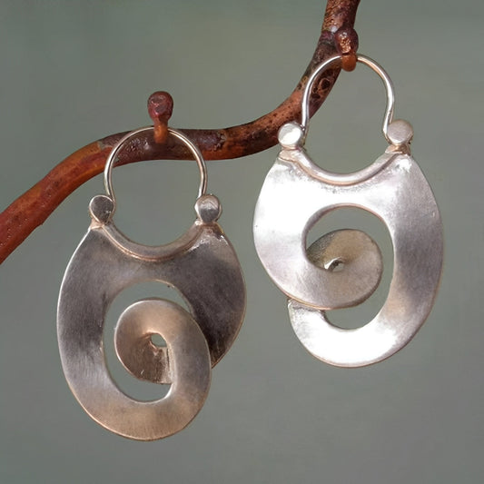 Selene – Boucles d'Oreilles Vintage avec Design en Spirale