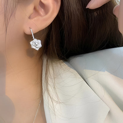 Camille – Boucles Camélia Serties de Diamants Brillants