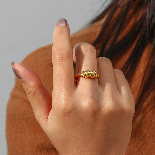 Shay – Bague Fil de Fer Barbelé Dorée