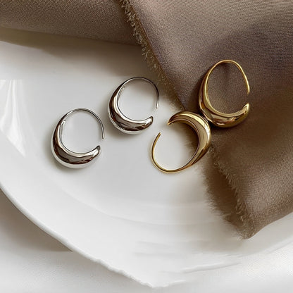 Almera – Boucles d'Oreilles Dorées de Luxe