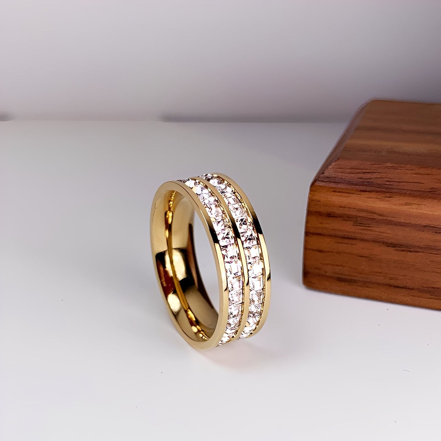 Jona – Bague Élégante avec Cubic Zirconia Incrustés