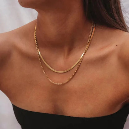 Alina – Collier Torsadé Double Couches en Os de Serpent