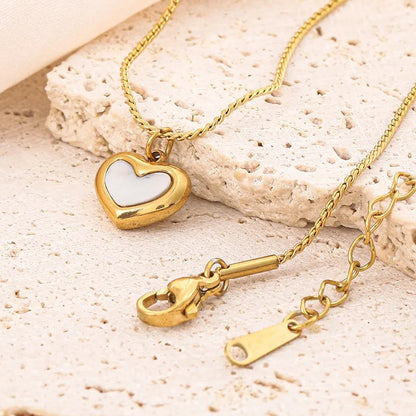 Neréa – Collier cœur en nacre